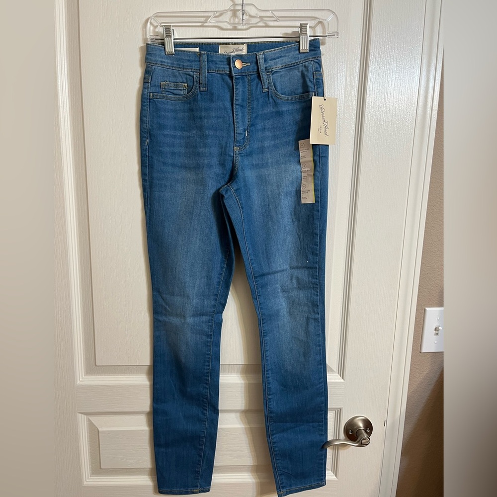 NWT Universal Thread Women's Blue Skinny Jeans